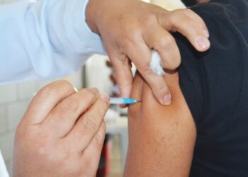 Procura pela quarta dose contra Covid é baixa em Feira de Santana