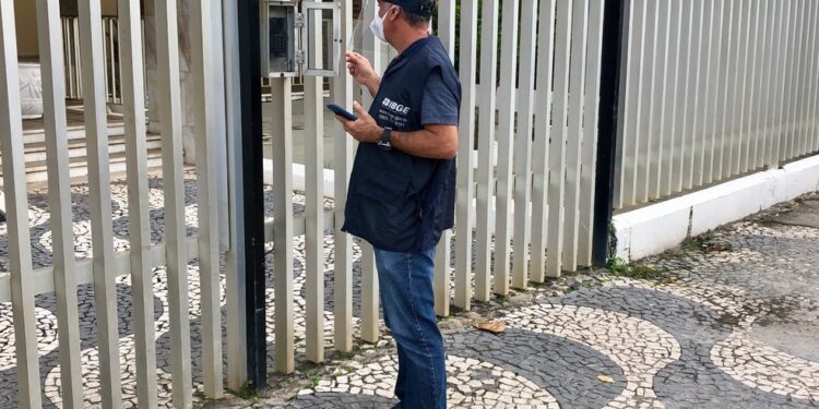 Censo 2022 já entrevistou cerca de 5,2 milhões de pessoas em 2,8 milhões de domicílios na Bahia