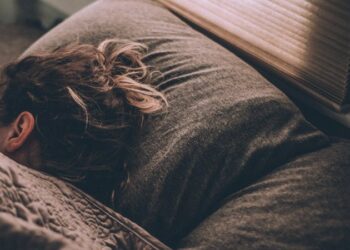 Entenda a importância do sono na hora de emagrecer; veja dicas