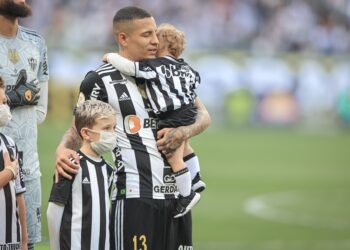 Atlético-MG: Guilherme Arana sofre grave lesão no joelho e perde chance de ir à Copa do Mundo