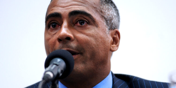 Romário, Joel Santana, Maurício Souza e mais: Veja esportistas que disputam vaga nas eleições 2022