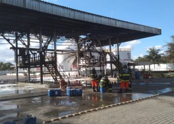 Incêndio em distribuidora de combustíveis deixa feridos em Feira de Santana