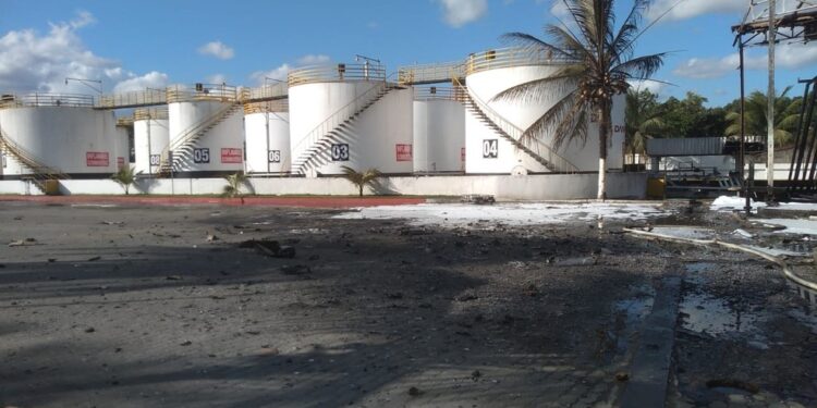 Incêndio em distribuidora de combustíveis deixa feridos em Feira de Santana