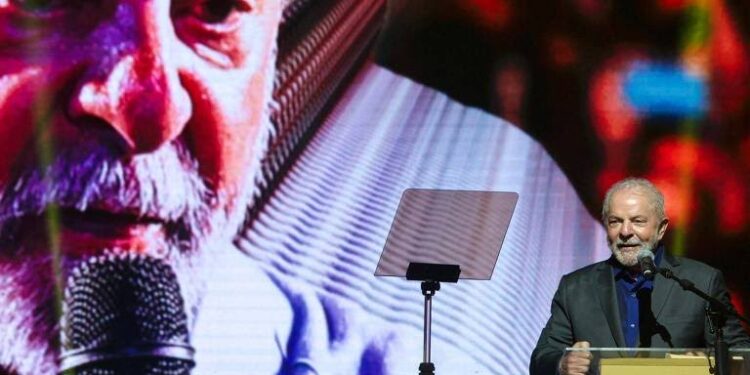 LULA É ELEITO PRESIDENTE PELA 3ª VEZ