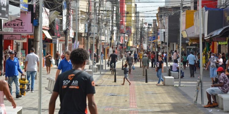 Comércio e shoppings centers autorizados a funcionar no feriado de Finados