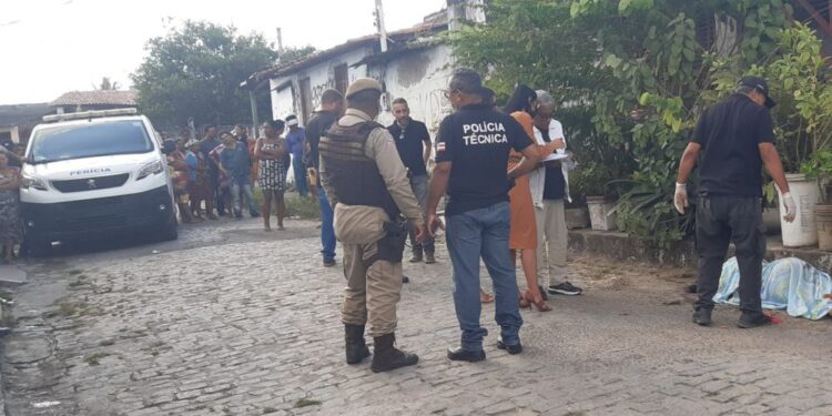 Mulher é assassinada com 10 tiros de pistola ponto 40