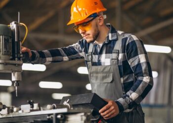 Casa do Trabalhador e empresas de Feira de Santana divulgam vagas de emprego nesta quinta