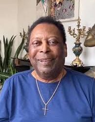 Neymar, Ronaldos e clubes brasileiros parabenizam Pelé pelo aniversário de 82 anos