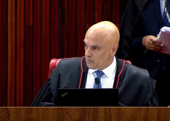 Moraes nega pedido para investigar inserções nas rádios e diz que campanha de Bolsonaro  pode ter agido para ‘tumultuar’ as eleições
