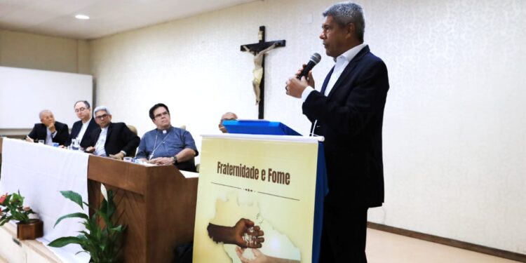 Governador eleito, Jerônimo Rodrigues firma parceria com a Igreja Católica para o combate à fome na Bahia