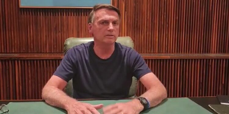 ‘Desobstruam as rodovias’ e ‘não pensem mal de mim’, pede Bolsonaro em vídeo