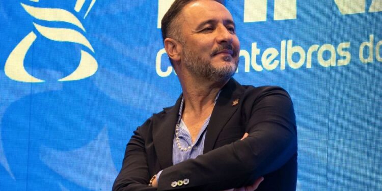 Flamengo? Jornal diz que família de Vítor Pereira pode se mudar para o Rio e indica ‘fim de entrave’ que frustrou Corinthians