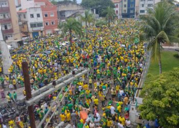 Grupos protestam em Salvador, Feira de Santana, Itamaraju e Luís Eduardo Magalhães contra resultado das eleições