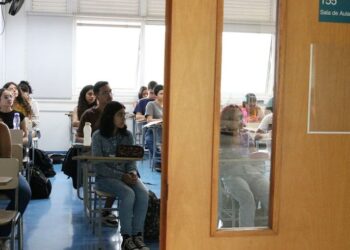 Horas após liberar verbas, MEC retoma bloqueio para Universidades