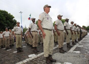 Governo da Bahia convoca mais de 90 mil candidatos para provas do concurso da PM e Corpo de Bombeiros