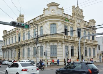 Prefeitura antecipa em sete dias salário de dezembro dos servidores