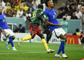 Brasil leva gol no fim e perde para Camarões, mas garante primeiro lugar do Grupo G