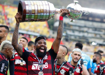 Rodinei se despede do Flamengo: ‘Eu te amo’
