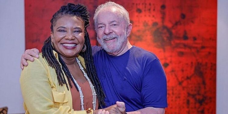 Margareth Menezes aceita convite para assumir Ministério da Cultura