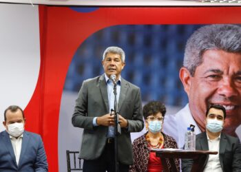 Jerônimo anuncia mais cinco nomes para secretarias de governo