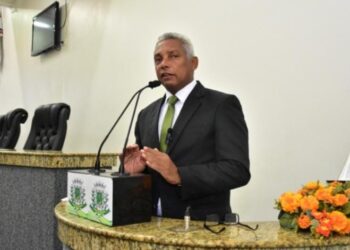 Vereador critica ausência de decoração natalina: “A cidade está triste”