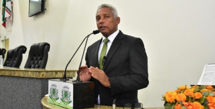 Vereador critica ausência de decoração natalina: “A cidade está triste”