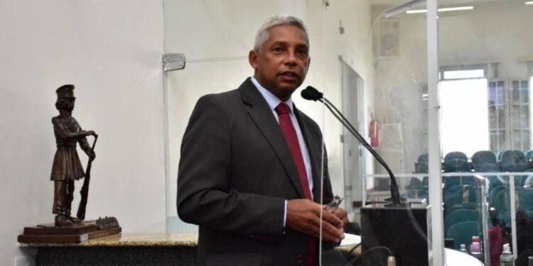 Vereador defende municipalização do ensino em Feira de Santana