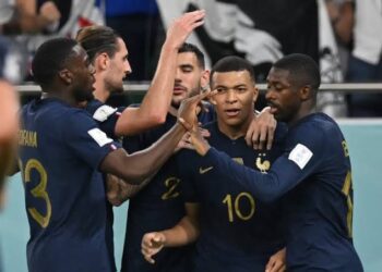 Com show de Mbappé, França vence Polônia e avança às quartas de final
