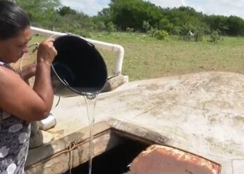 Por falta de recursos, Exército interrompe distribuição de água potável em cidades da Bahia