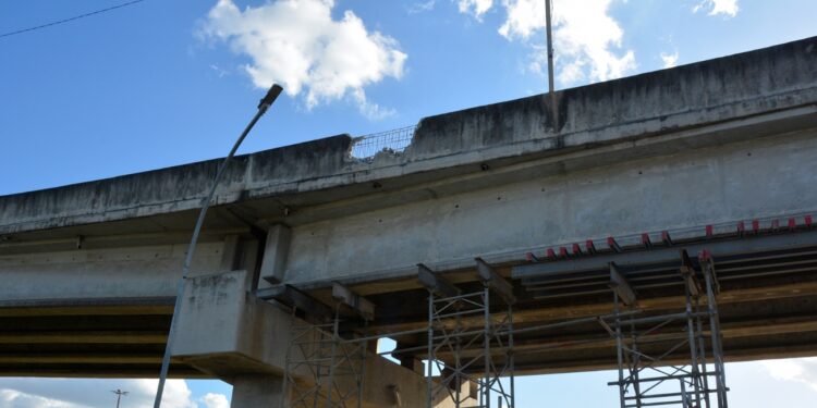 Iniciada demolição do viaduto da Cidade Nova