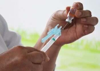 Aplicação da segunda dose contra Covid é retomada para crianças de 3 e 4 anos