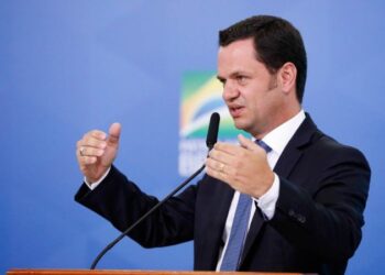 Alexandre de Moraes determina prisão do ex-ministro Anderson Torres