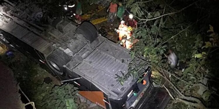 Jogador sobrevivente de acidente conta que motorista estava em alta velocidade