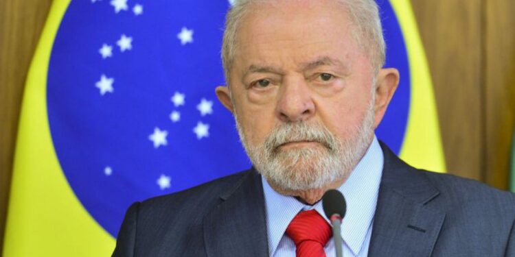 Pesquisa Ipec mostra que 55% dos brasileiros acreditam que Lula fará governo melhor que Bolsonaro