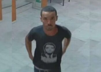 Bolsonarista que destruiu relógio de Dom João VI é preso em MG