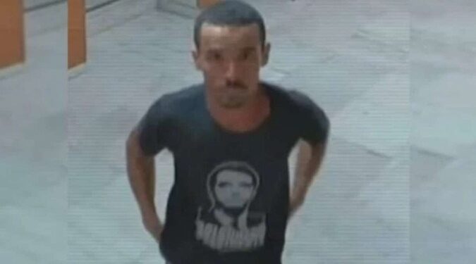 Bolsonarista que destruiu relógio de Dom João VI é preso em MG