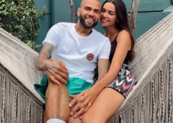 Mulher de Daniel Alves quebra o silêncio após ex-Barcelona ser detido