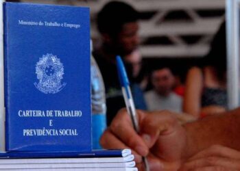 Brasil tem desemprego de 8,1% no tri até novembro, diz IBGE