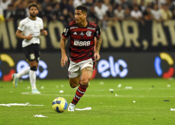 Flamengo vende João Gomes para o Wolverhampton
