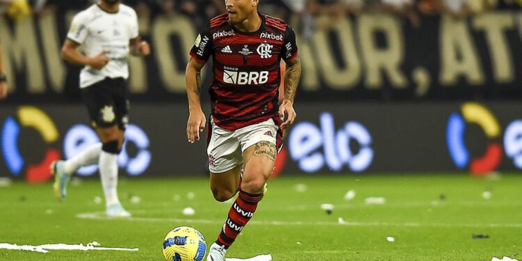 Flamengo vende João Gomes para o Wolverhampton