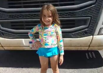Encontrado corpo da menina desaparecida após acidente entre carreta e caminhão na BR-242