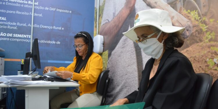 Secretaria de Agricultura viabiliza emissão de documentos rurais na Sala da Cidadania