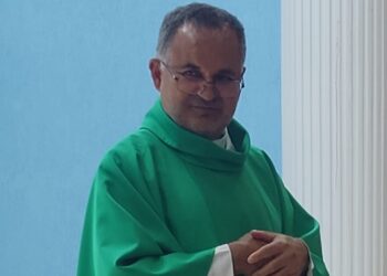 Centenas de fiéis dão boas vindas a novo Vigário