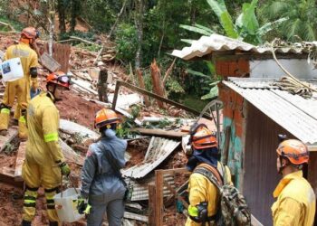 Tragédia no litoral de SP: número de mortes vai a 65, e buscas são encerradas na área mais afetada