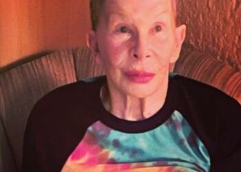 Cantora Rita Lee é internada em São Paulo