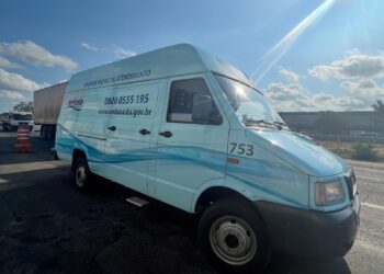 Unidade Móvel Embasa leva atendimento ao público no Conjunto Liberdade, em Feira de SantanaAção também contará com serviços de saúde e bem-estar