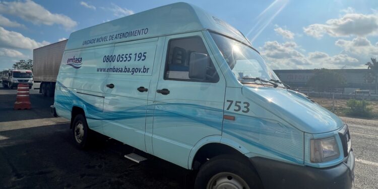 Unidade Móvel Embasa leva atendimento ao público no Conjunto Liberdade, em Feira de SantanaAção também contará com serviços de saúde e bem-estar