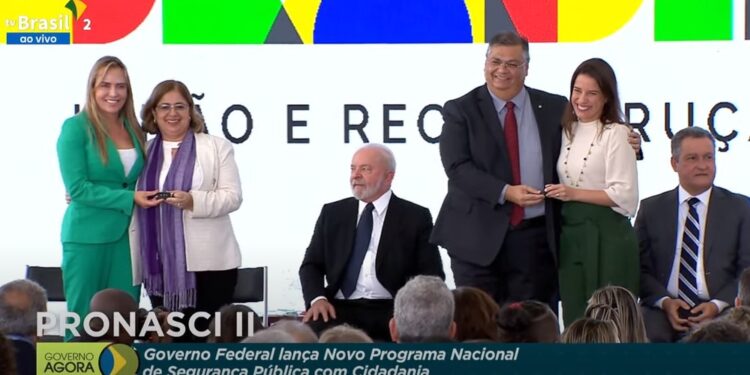 Governo lança programa nacional de segurança e promete ênfase no combate à violência de gênero