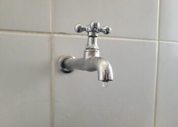 Fornecimento de água será suspenso em 15 cidades da Bahia para obra de ampliação de abastecimento; confira