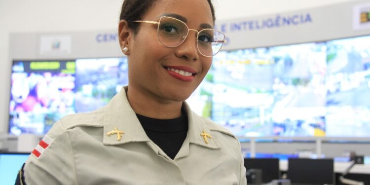 De família de pescadores e marisqueiras, policial militar da BA é aprovada em medicina na Federal da Bahia